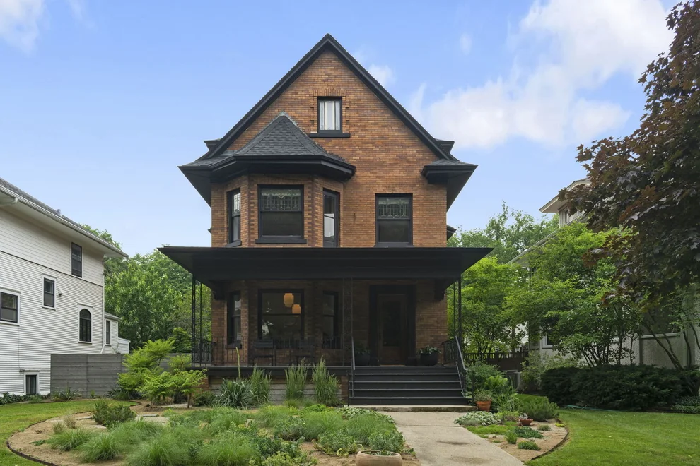 Unit for sale at 321 N Elmwood Avenue, Oak Park, IL 60302