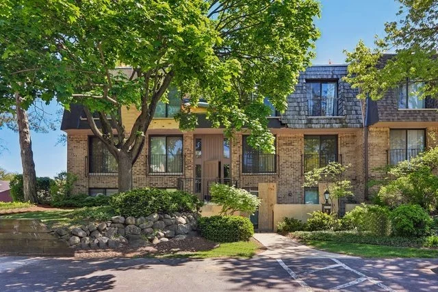 Unit for sale at 1712 Northfield Square, Northfield, IL 60093