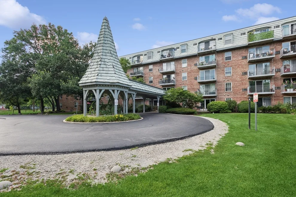 Unit for sale at 5125 Blodgett Avenue, Downers Grove, IL 60515