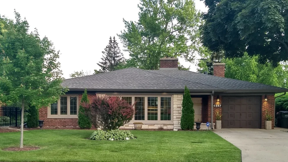Unit for sale at 4547 W Columbia Avenue, LINCOLNWOOD, IL 60712