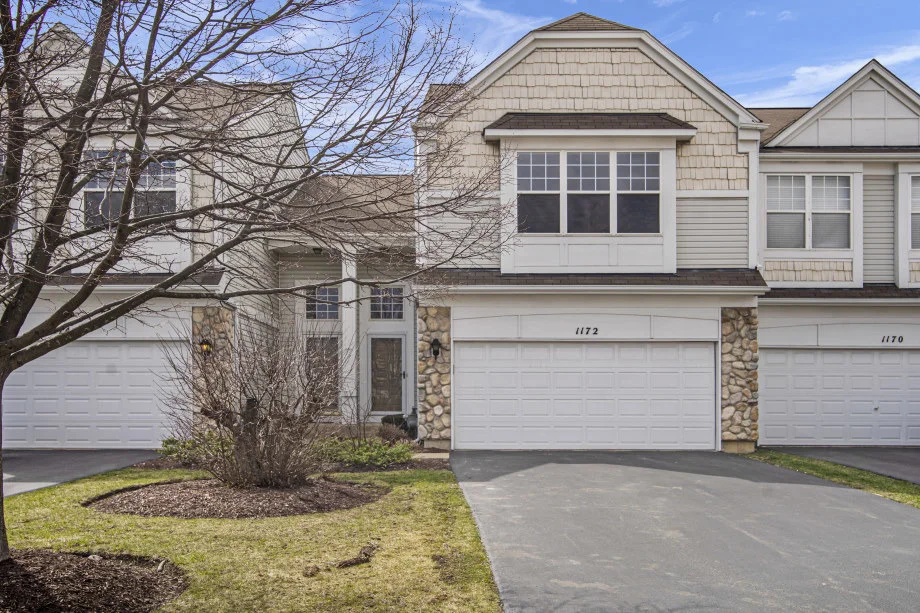 Unit for sale at 1172 Delta Drive, Elgin, IL 60123