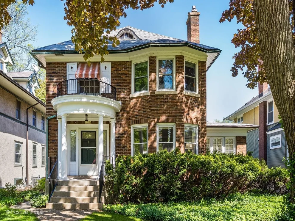 Unit for sale at 320 N Scoville Avenue, Oak Park, IL 60302