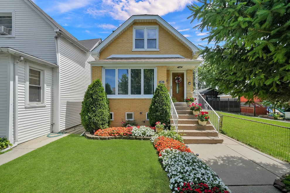 Unit for sale at 5639 S Christiana Avenue, Chicago, IL 60629