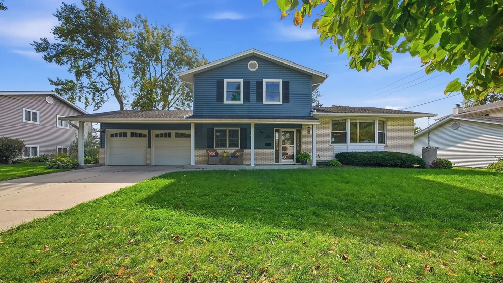 Unit for sale at 1363 E Kenilworth Avenue, Palatine, IL 60074