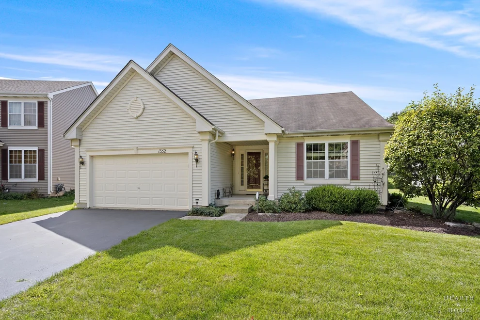 Unit for sale at 1352 Evergreen Lane, Pingree Grove, IL 60140