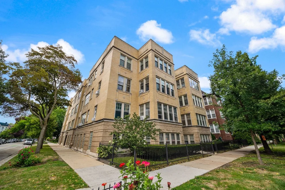 Unit for sale at 5030 N Leavitt Street, Chicago, IL 60625