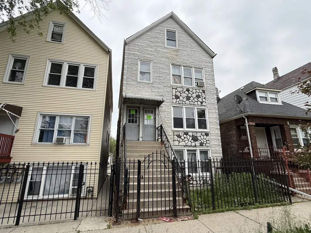 Unit for sale at 4815 S WINCHESTER Avenue, Chicago, IL 60609