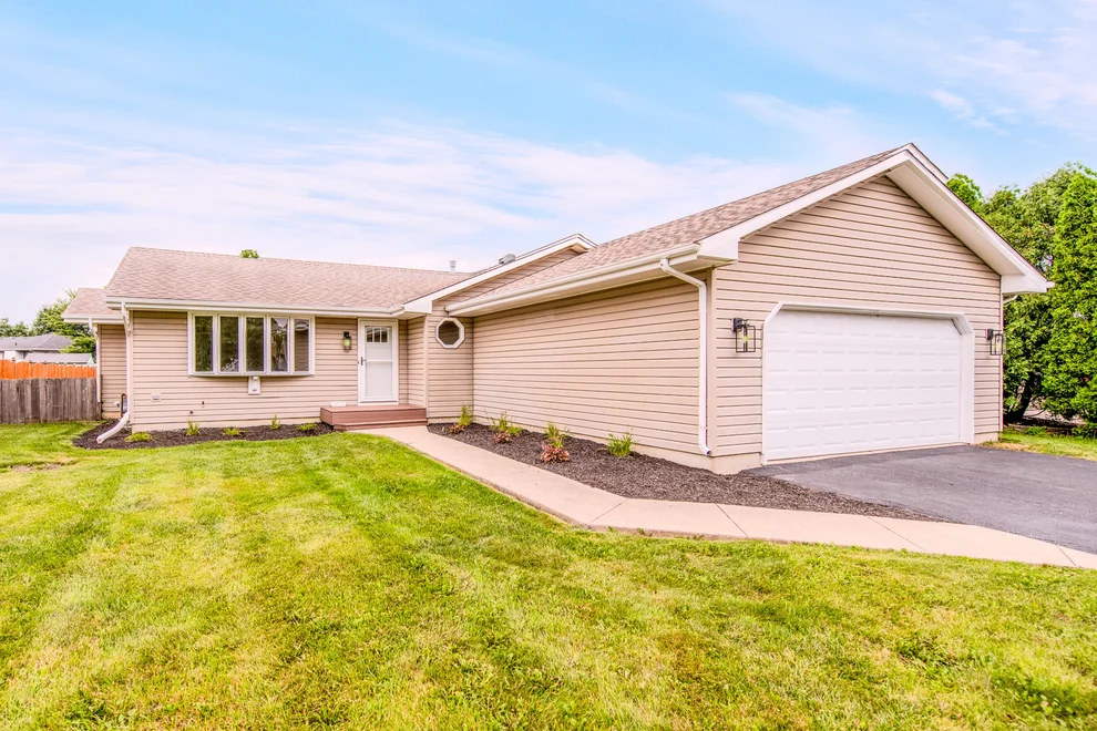Unit for sale at 2807 Lektorich Lane, Plainfield, IL 60586