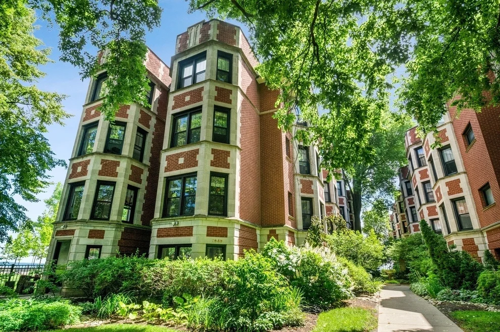 Unit for sale at 7649 N Eastlake Terrace, Chicago, IL 60626