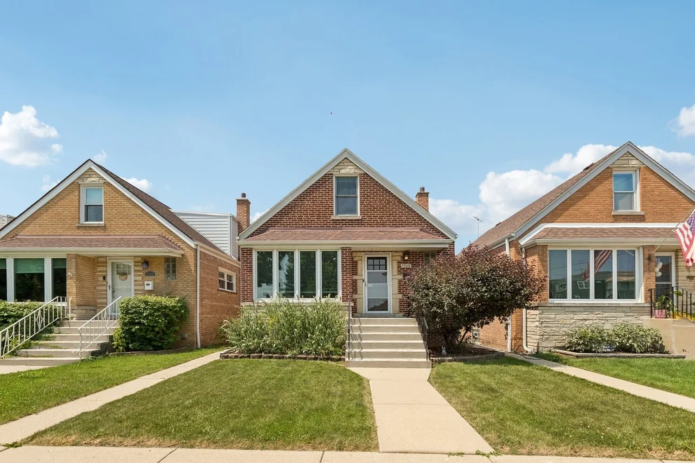 Unit for sale at 7540 N Octavia Avenue, Chicago, IL 60631