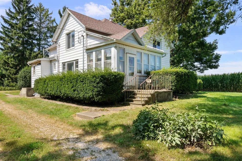 Unit for sale at 15021 645 East Street, Sheffield, IL 61361