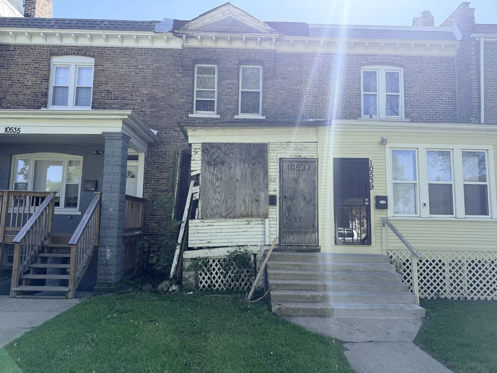 Unit for sale at 10537 S Corliss Avenue, Chicago, IL 60628