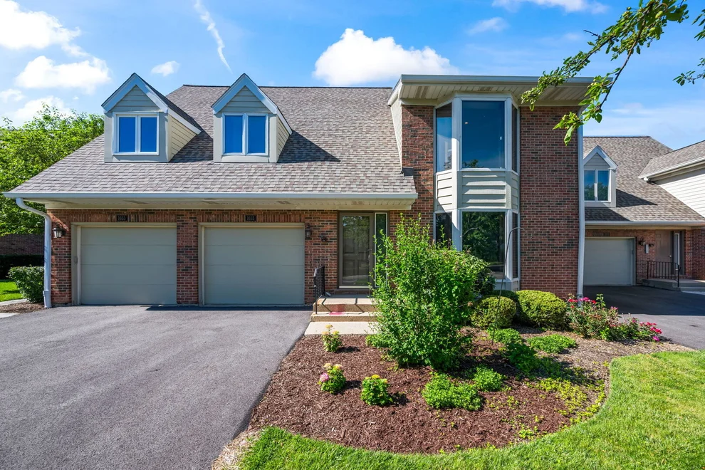 Unit for sale at 1653 N Belmont Court, Arlington Heights, IL 60004