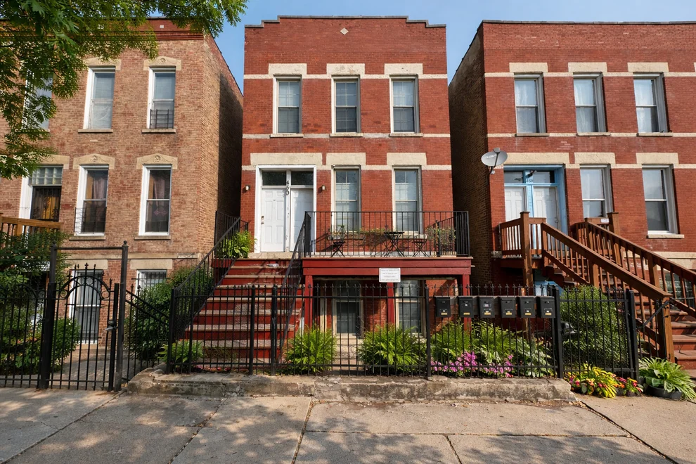 Unit for sale at 460 W 28th Place, Chicago, IL 60616