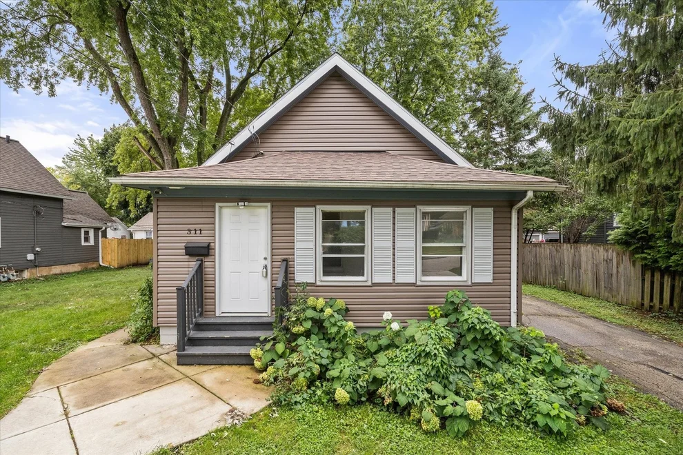 Unit for sale at 311 Orange Street, Elgin, IL 60123