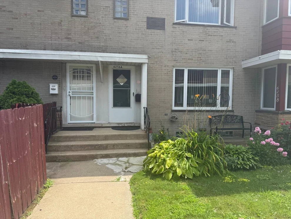 Unit for sale at 6256 N CICERO Avenue, Chicago, IL 60646