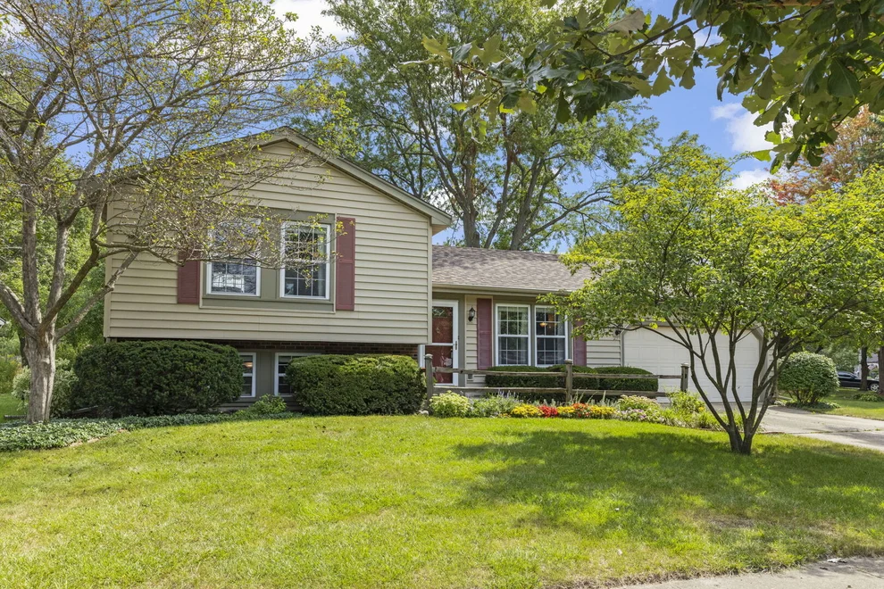Unit for sale at 30W241 Bedford Lane, Warrenville, IL 60555