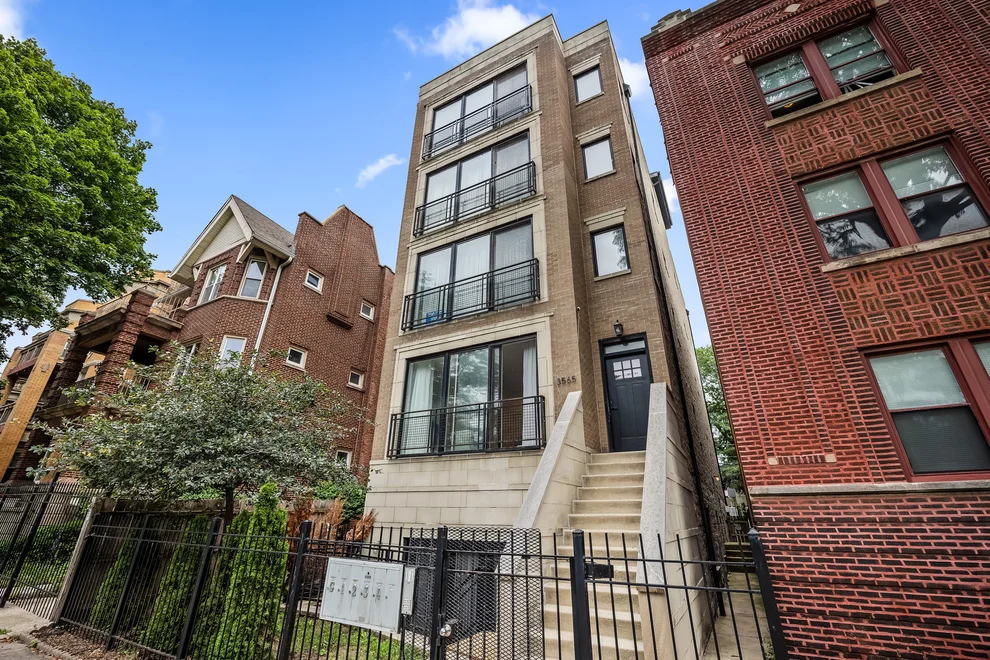 Unit for sale at 3565 S King Drive, Chicago, IL 60653