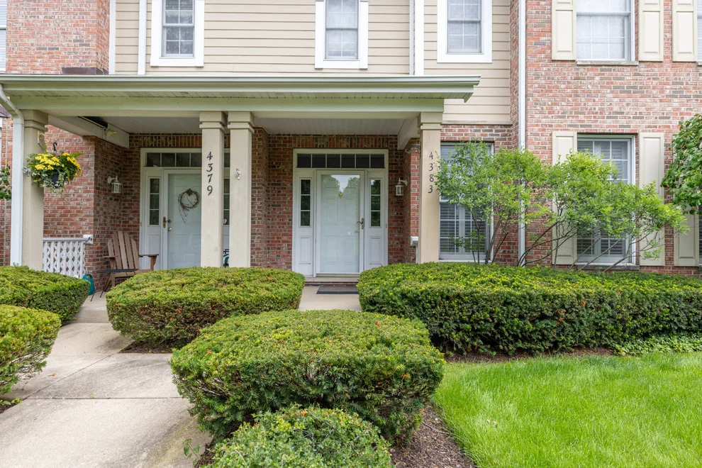 Unit for sale at 4383 Canterbury Court, St. Charles, IL 60174