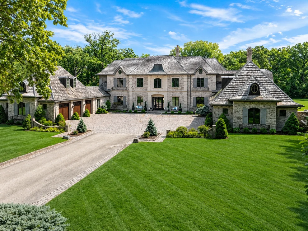 Unit for sale at 24 Bridlewood Road, Northbrook, IL 60062
