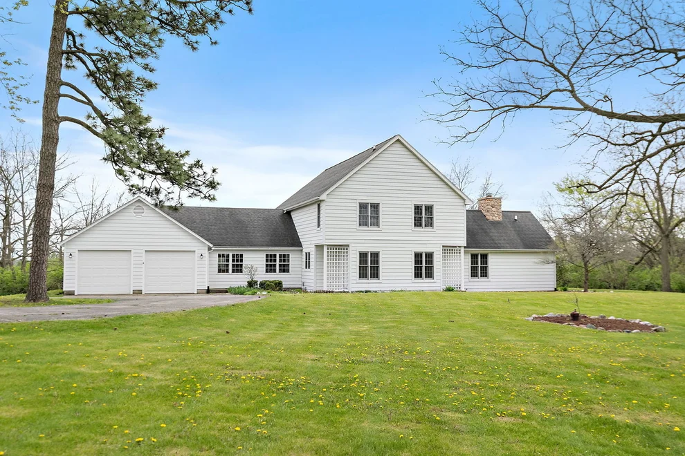 Unit for sale at 14019 Davis Road, Woodstock, IL 60098