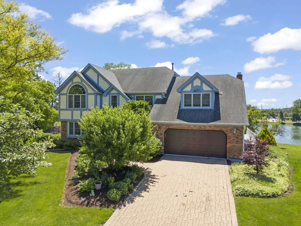Unit for sale at 1841 Helen Court, Wheaton, IL 60189