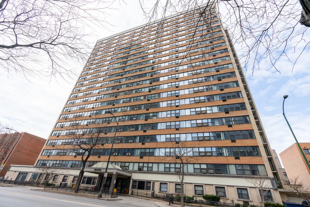 Unit for sale at 6030 N Sheridan Road, Chicago, IL 60660