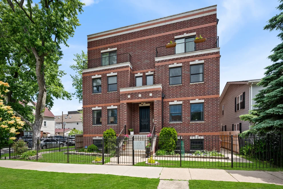 Unit for sale at 2219 N CAMPBELL Avenue, Chicago, IL 60647