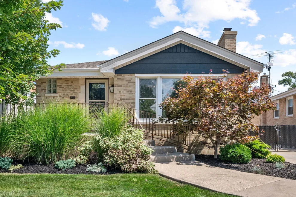 Unit for sale at 4743 N NAGLE Avenue, Harwood Heights, IL 60706