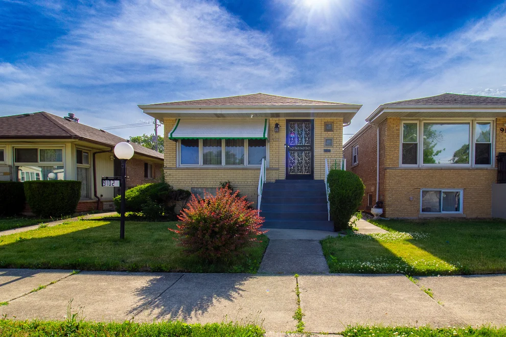Unit for sale at 9102 S Parnell Avenue, Chicago, IL 60620