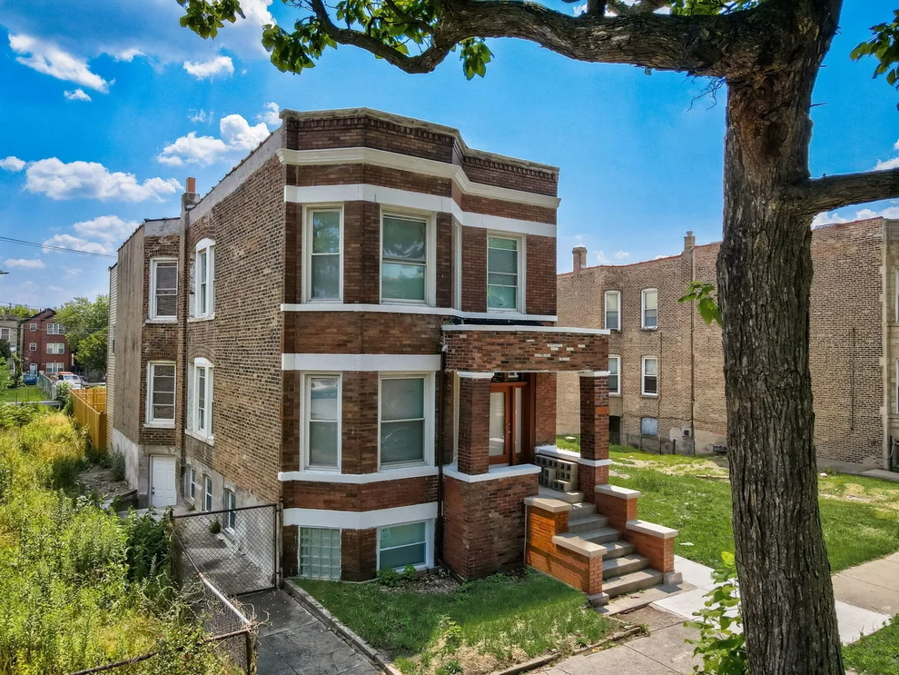 Unit for sale at 3115 W Flournoy Street, Chicago, IL 60612