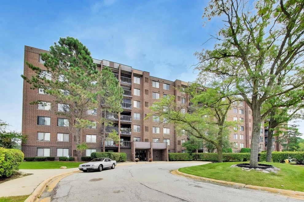 Unit for sale at 500 Park Avenue, Calumet City, IL 60409