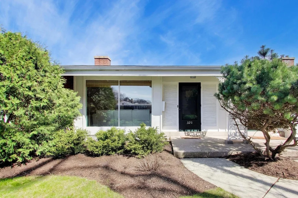 Unit for sale at 320 Linden Avenue, Wilmette, IL 60091