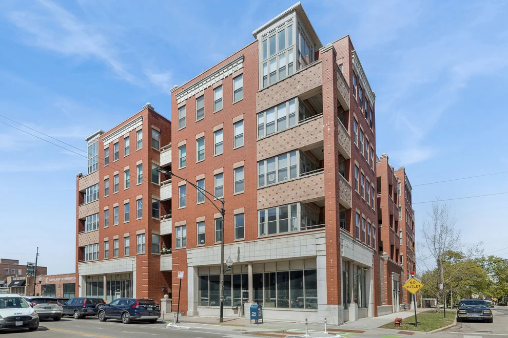 Unit for sale at 2700 W Belmont Avenue, Chicago, IL 60618