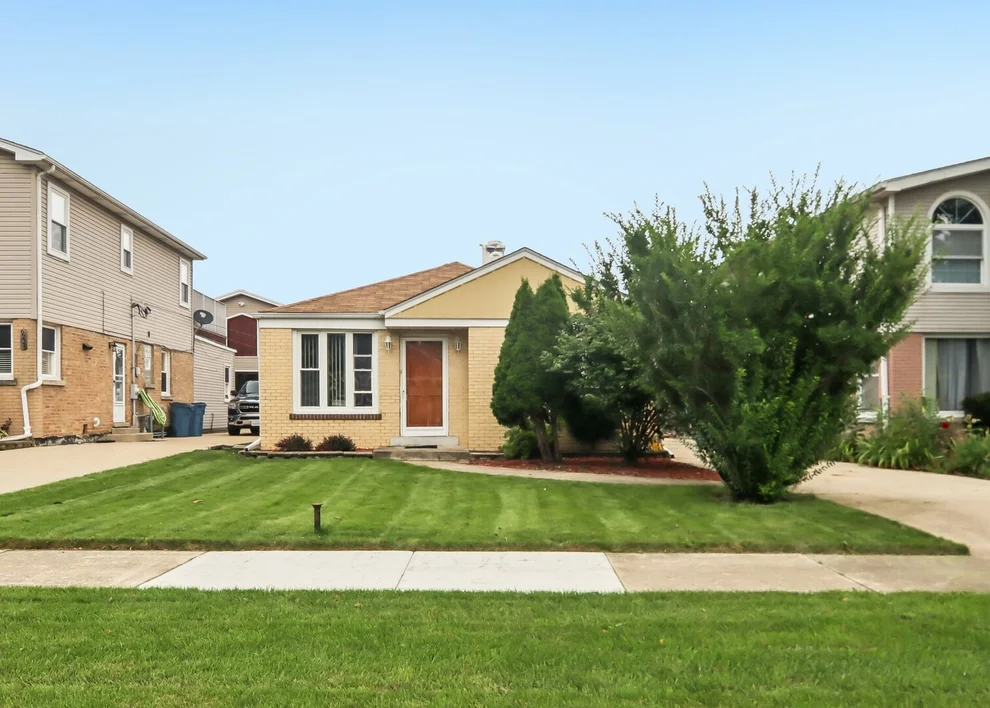 Unit for sale at 9226 Crescent Drive, Franklin Park, IL 60131