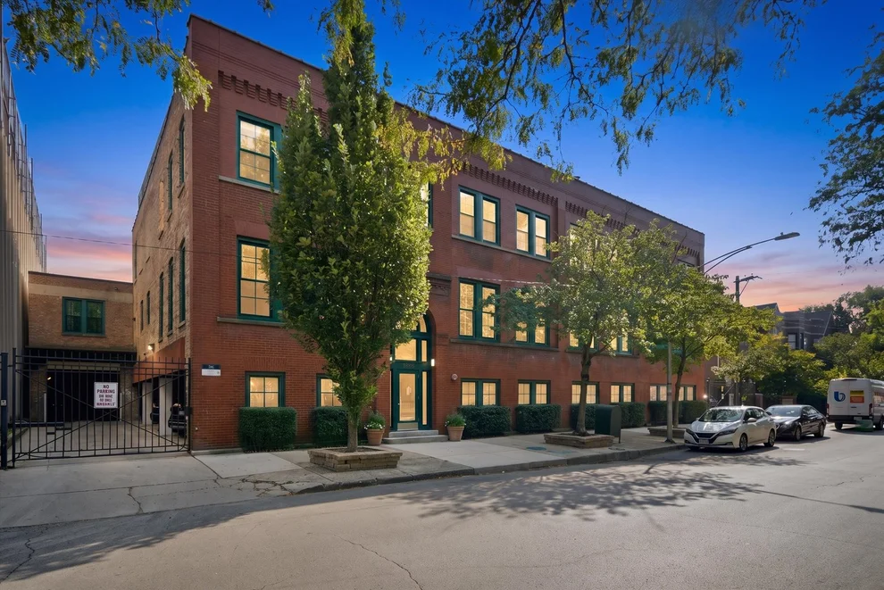 Unit for sale at 1335 W ALTGELD Street, Chicago, IL 60614