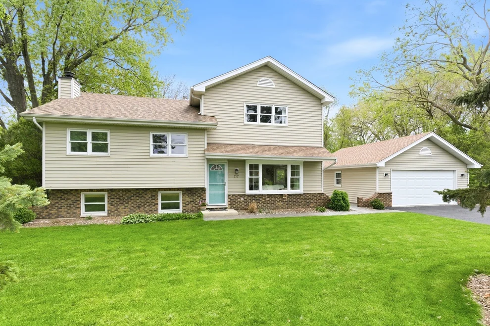 Unit for sale at 0N717 Knollwood Drive, Wheaton, IL 60187