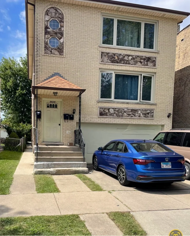 Unit for sale at 8626 Trumbull Avenue, Skokie, IL 60076