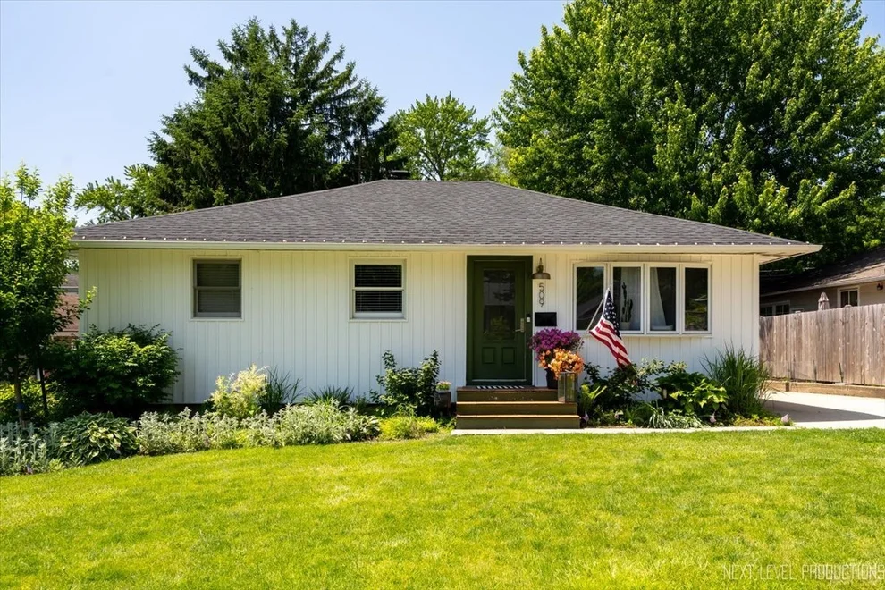 Unit for sale at 509 S 10th Avenue, St. Charles, IL 60174