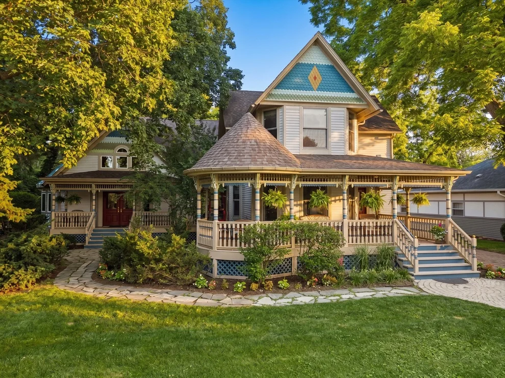 Unit for sale at 636 N Dunton Avenue, Arlington Heights, IL 60004