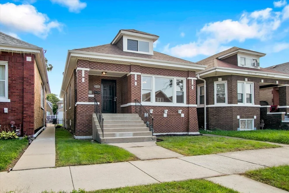 Unit for sale at 5729 S Campbell Avenue, Chicago, IL 60629