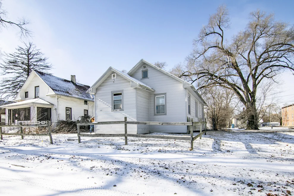 Unit for sale at 201 N Cottage Avenue, Kankakee, IL 60901