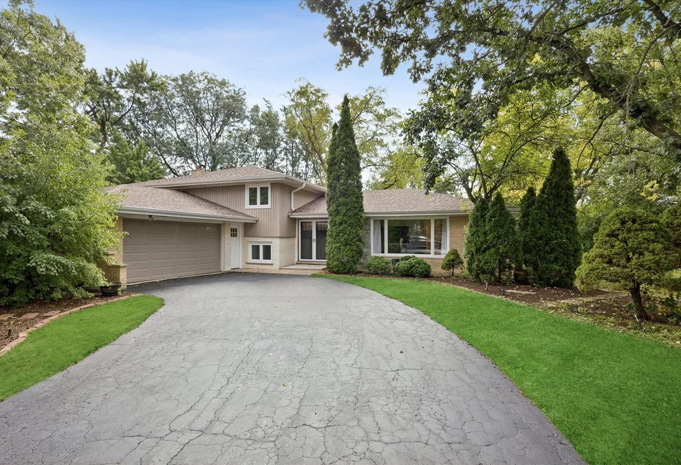 Unit for sale at 7525 W Manitoba Drive, Palos Heights, IL 60463