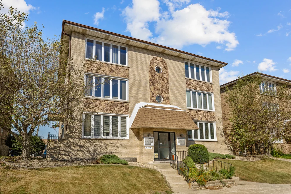 Unit for sale at 6244 S Newland Avenue, Chicago, IL 60638