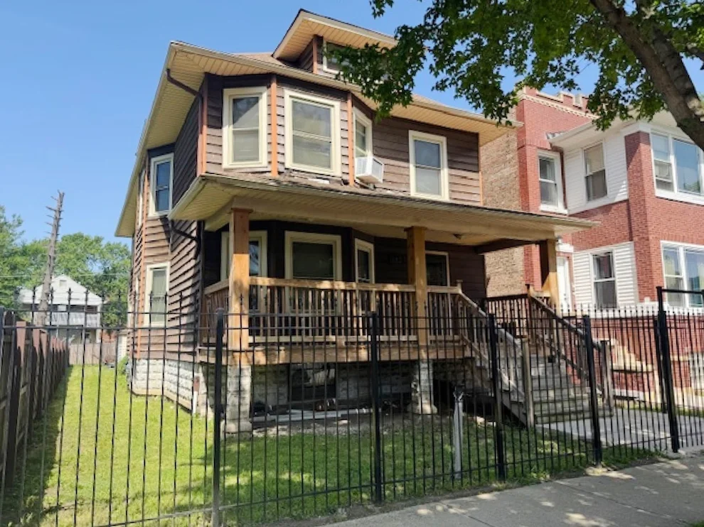 Unit for sale at 952 N Massasoit Avenue, Chicago, IL 60651