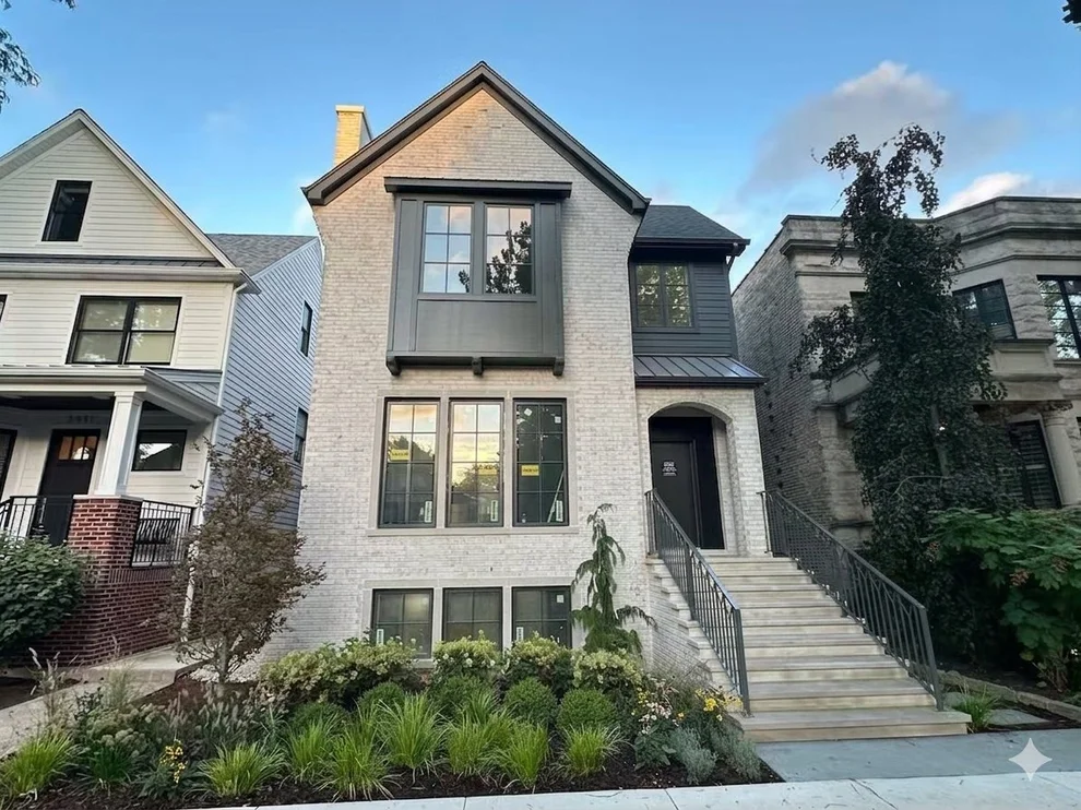 Unit for sale at 3909 N Hamilton Avenue, Chicago, IL 60618