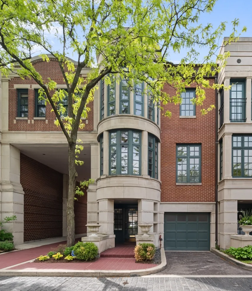 Unit for sale at 2650 N Southport Avenue, Chicago, IL 60614