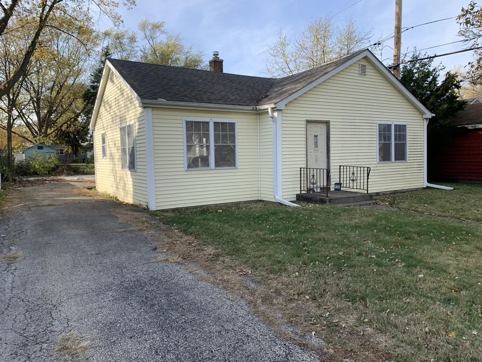 Unit for sale at 928 S Michigan Avenue, Villa Park, IL 60181