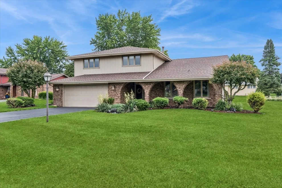 Unit for sale at 350 Essex Lane, New Lenox, IL 60451