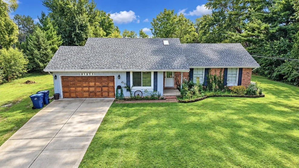 Unit for sale at 21271 W Park Drive, Lake Villa, IL 60046